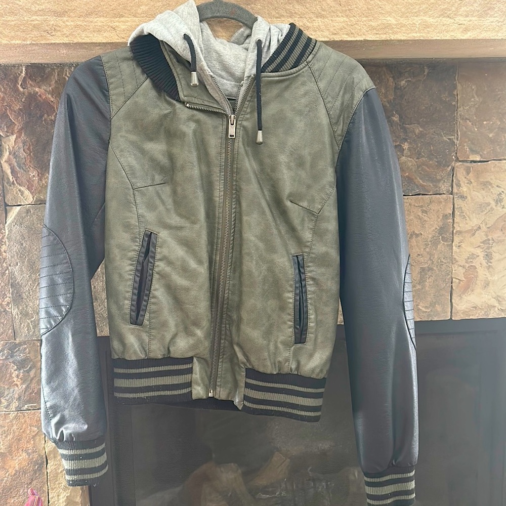 Women’s leather jacket